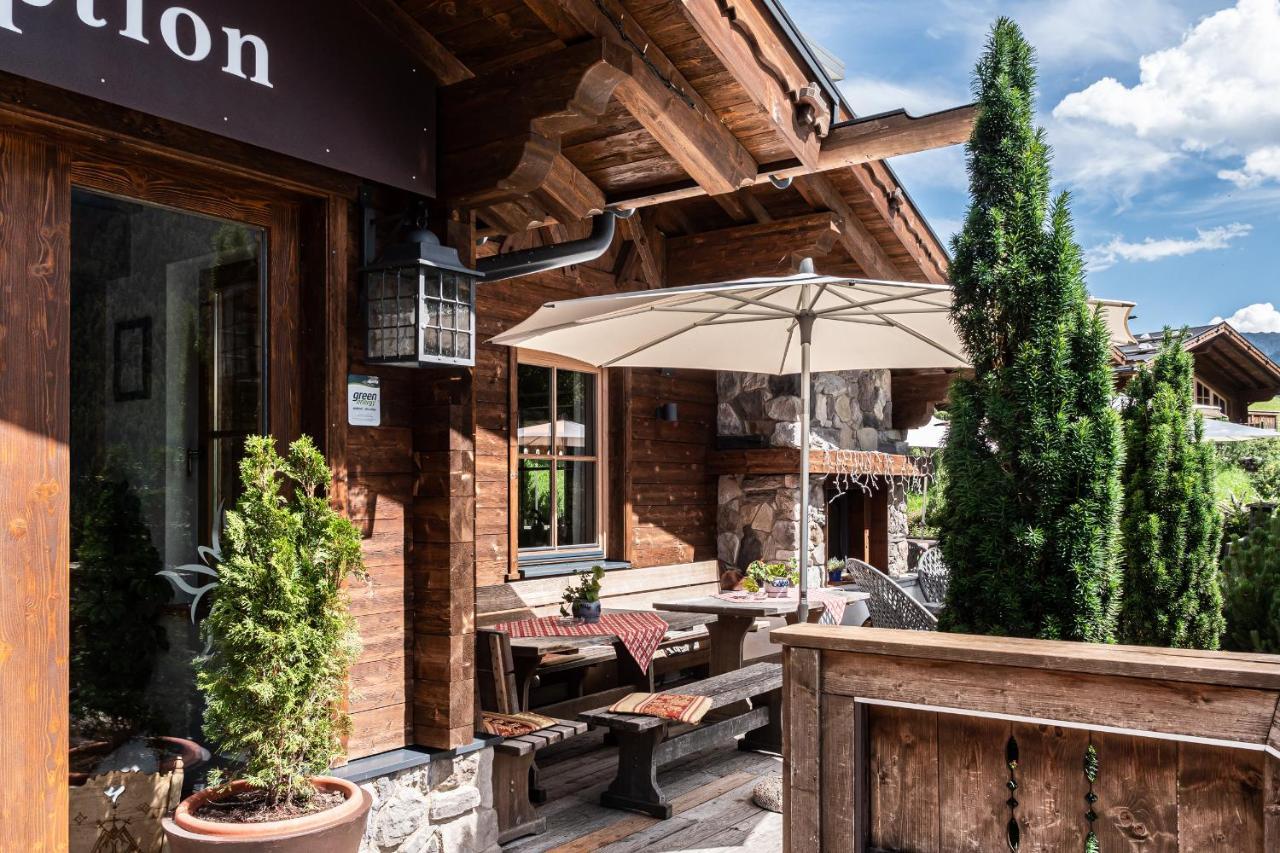 Hotel & Chalets Edelweiss Madonna  Eksteriør billede