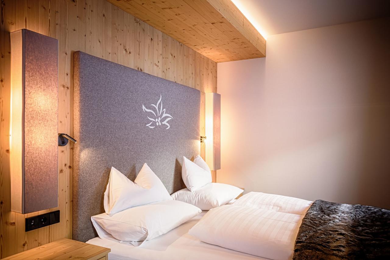 Hotel & Chalets Edelweiss Madonna  Eksteriør billede