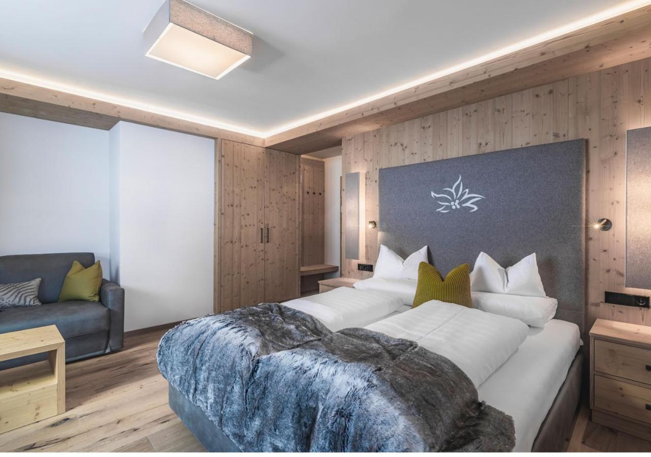 Hotel & Chalets Edelweiss Madonna  Eksteriør billede